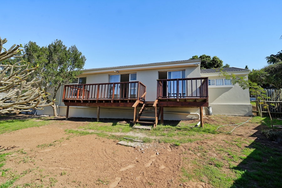 3 Bedroom Property for Sale in Winterstrand Eastern Cape